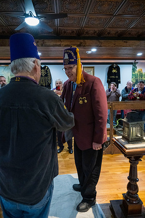 31566