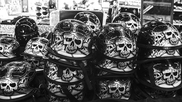 scull lids grayscale