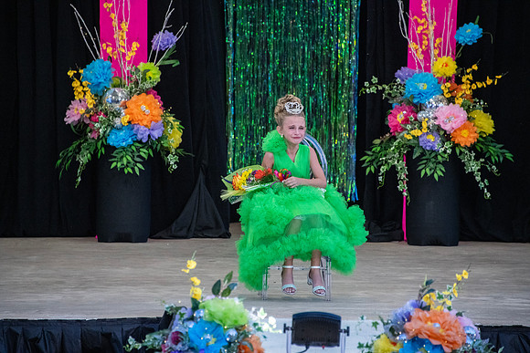 34400